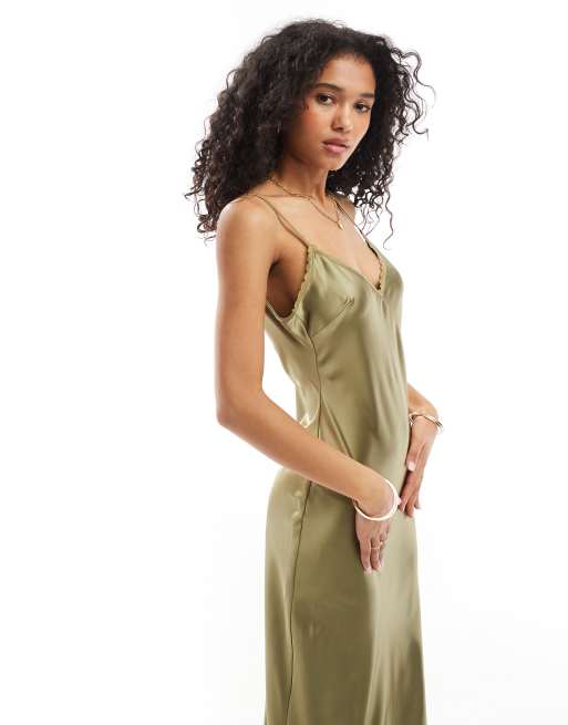 Miss Selfridge – Khakifärgad maxi-slipklänning i satin med spetskanter , 3 av 4