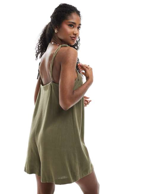 Miss Selfridge – Khakifärgad playsuit i linnemix med knutna axelband, 4 av 4