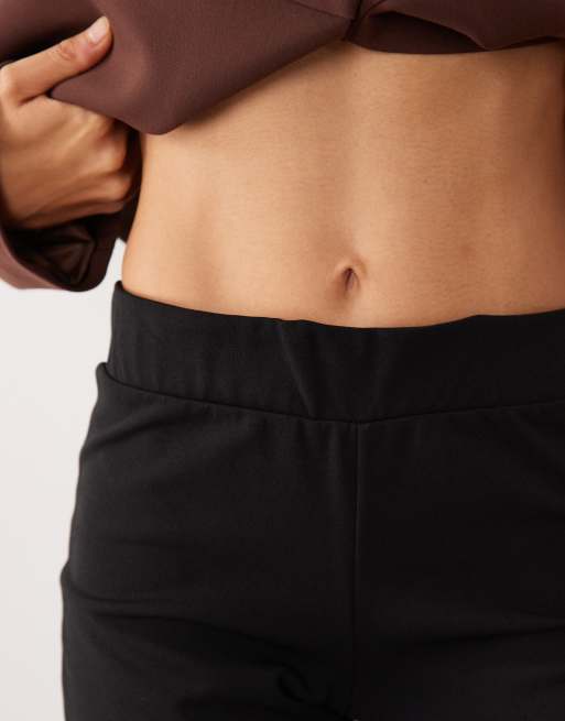 Miss Selfridge Kick-Flare-Hose in Schwarz, 2 von 5