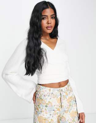 Miss selfridge cropped outlet cardigan in cream