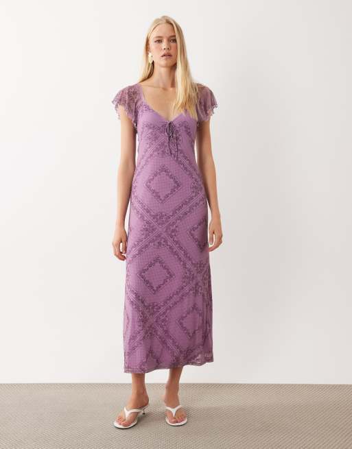 Miss Selfridge klänning i midaxi-längd med volangärmar och lila tapestry-tryck, 2 av 4