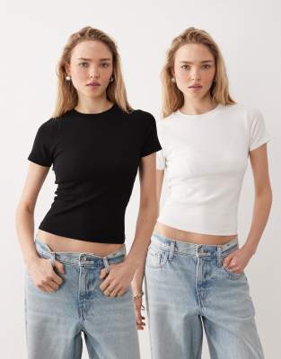 Miss Selfridge - Knapp geschnittene T-Shirts im 2er-Pack-Bunt
