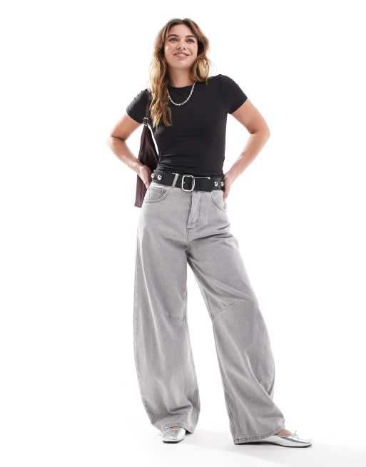 Miss Selfridge – Knapp geschnittenes T-Shirt aus Polyamid in Schwarz, 4 von 4