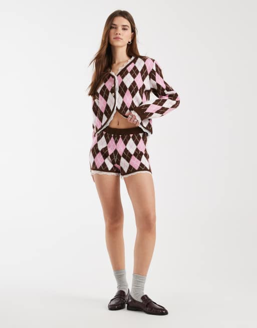 Miss Selfridge – Knappe Shorts aus Strick mit Rautenmuster und Spitzenborte, Kombiteil, 2 von 5
