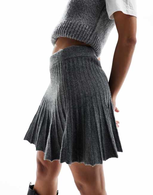 Black Knit Pleated Flippy Mini Skirt