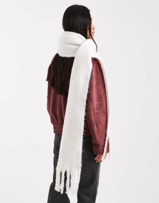 Miss Selfridge – Fransenschal aus Strick in Creme