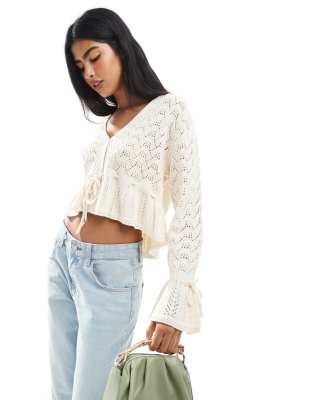 knitted top with fluted sleeves-White