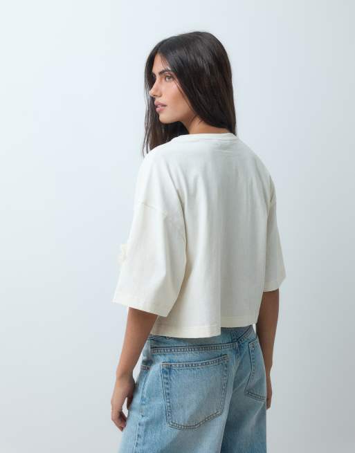 Miss Selfridge – Kort t-shirt med boxig passform och 3D-blommor, 4 av 4