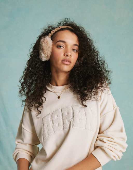  Miss Selfridge – Krämvit skidsweatshirt i oversize med påsydd teddytext
