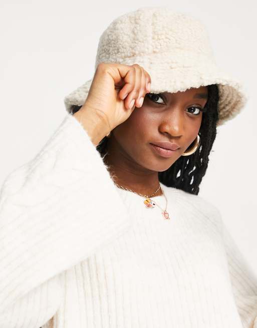 Miss Selfridge – Kremowy kapelusz typu bucket z imitacji kożuszka