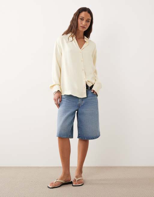 Miss Selfridge - Kærnemælksgul oversized satinskjorte med knapper, 4 af 4
