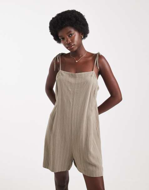 Miss Selfridge – Krótki kombinezon na wiązanych ramiączkach z mieszanki lnu w kolorze khaki w prążki - view 1