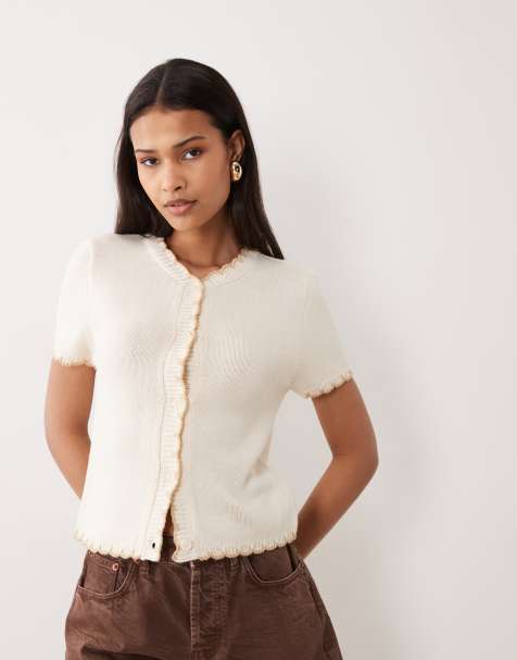 Miss Selfridge – Kurzärmlige Strickjacke in Creme mit Languettenstich - view 1