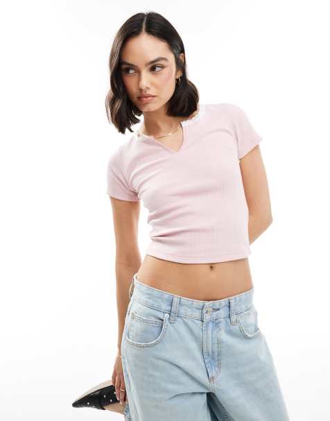 Miss Selfridge – Kurzärmliges, geripptes T-Shirt in Hellrosa mit eingekerbtem Ausschnitt - view 1