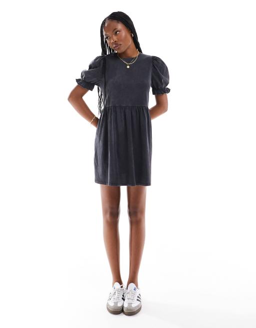 Miss Selfridge – Kurzärmliges Mini-Hängerkleid in verwaschenem Grau, 2 von 4