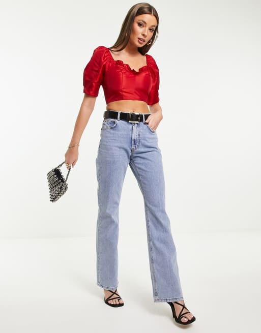 Miss Selfridge – Kurzes Oberteil aus Taft in Rot mit Rüschen und Wickeldesign