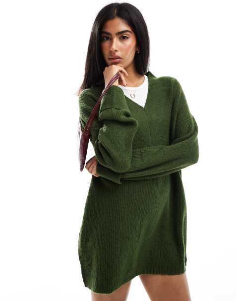 Miss Selfridge – Kurzes, weit geschnittenes Strickkleid in Khaki mit V-Ausschnitt - view 1