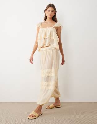 Miss Selfridge lace insert bloomer pants in ecru ecru 11590₽