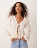 [Miss Selfridge] Miss Selfridge lace jacquard tie front top in ivory-White XS IVORY