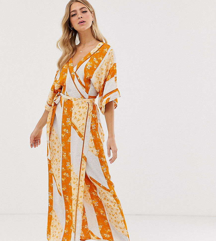 Miss Selfridge – Lång omlottklänning i kimonomodell med blandat mönster-Flerfärgad