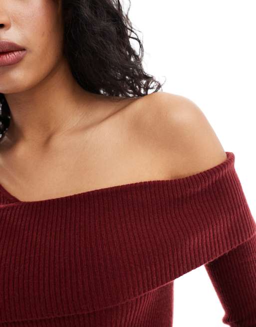 Miss Selfridge – Langärmliges, asymmetrisch geschnittenes, geripptes Strickoberteil in Burgunderrot, 3 von 4