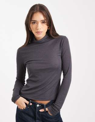 Miss Selfridge - Langärmliges Feinstrick-Oberteil in Anthrazit mit engem Kragen-Grau