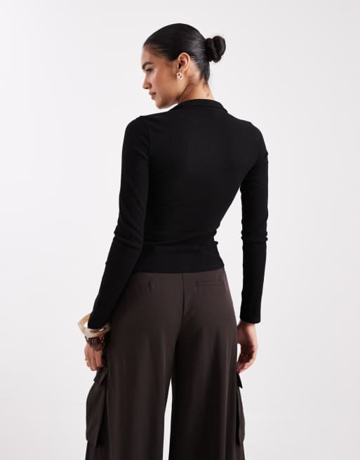 Miss Selfridge – Langärmliges, geripptes Polo-Oberteil in Schwarz, 3 von 4