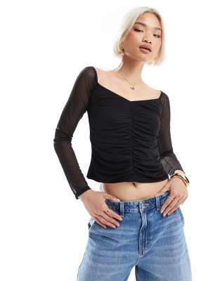 Miss Selfridge - Langärmliges Oberteil aus Netzstoff in Schwarz mit Raffung und Carmen-Ausschnitt