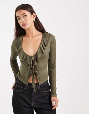 Miss Selfridge - Langärmliges Oberteil in Khaki mit Rüschendetail-Grün