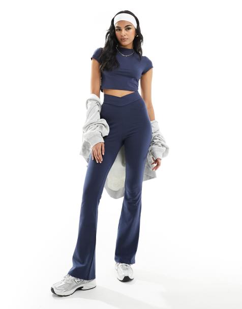 Miss Selfridge - Legging d'ensemble évasé avec détail en V sur l'avant - Bleu marine - view 1