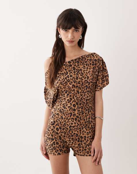 Miss Selfridge – Leopardmönstrad playsuit med bara axlar - view 1