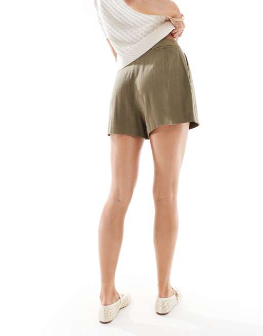 Miss Selfridge linen blend tailored shorts in khaki, 2 of 5