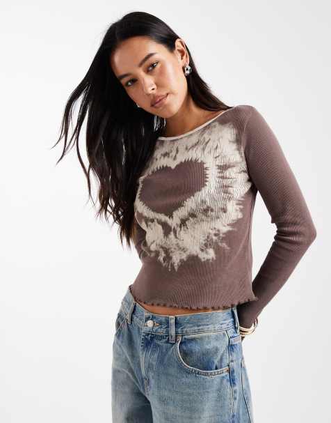 Miss Selfridge – Liten t-shirt med långa ärmar och hjärttryck - view 1