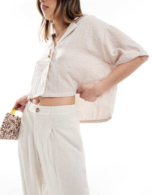 Miss Selfridge – Ljusbeige, figursydda byxor i linnemix med vida ben, 2 av 5