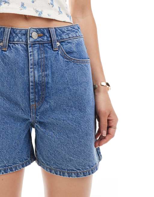 Miss Selfridge – Ljusblå, tvättade jeansshorts i mom-modell, 3 av 5