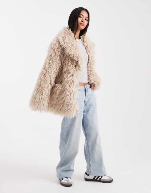 Miss Selfridge – Ljusgul kappa i oversize av mongolisk fuskpäls, 3 av 4