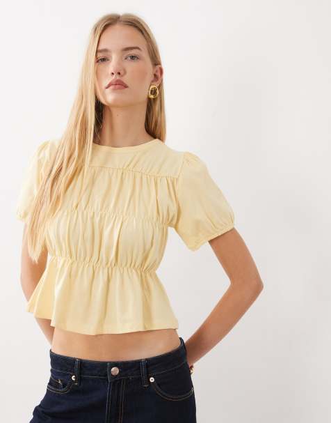 Miss Selfridge – Ljusgul, smockad peplum-topp - view 1