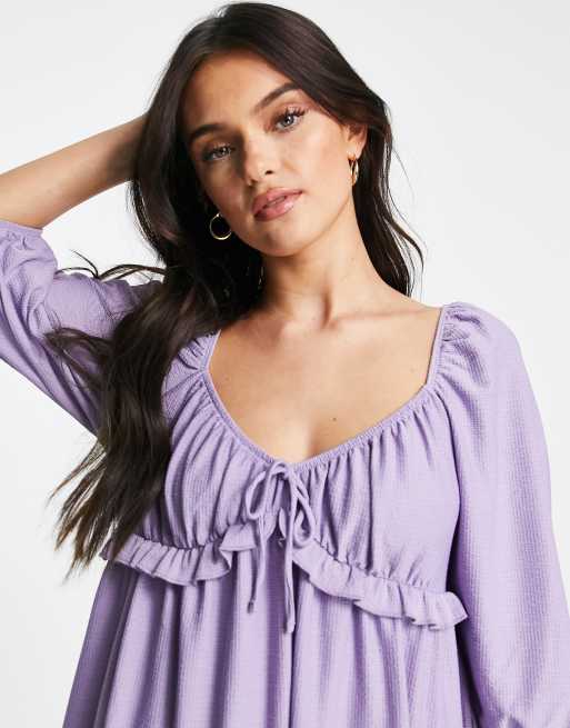 Miss Selfridge – Ljuslila klänning med textur och volangdetalj , 2 av 4
