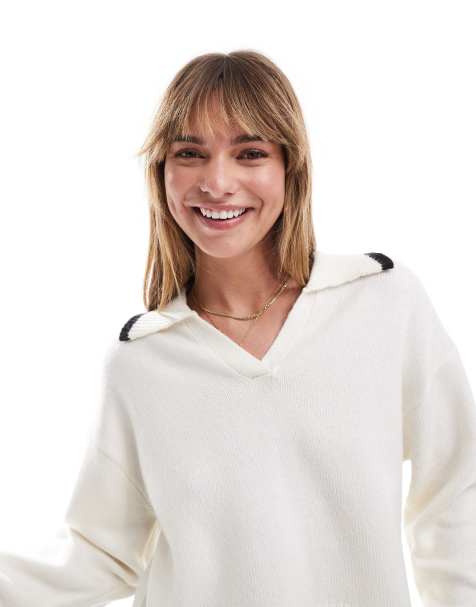 Miss Selfridge – Locker geschnittener Pullover in Cremeweiß mit Paspelierung am Polokragen in Schwarz - view 1