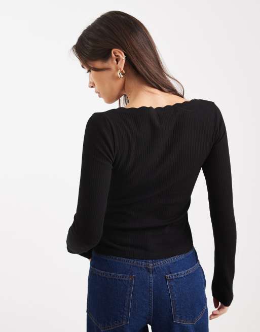 Miss Selfridge long sleeve top with scallop trim in black, 4 of 4