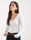 [Miss Selfridge] Miss Selfridge long sleeve top with scallop trim in cream-White 18 CREAM