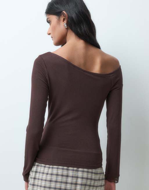Miss Selfridge long sleeve twist top with lace trim in chocolate brown, 3 of 5