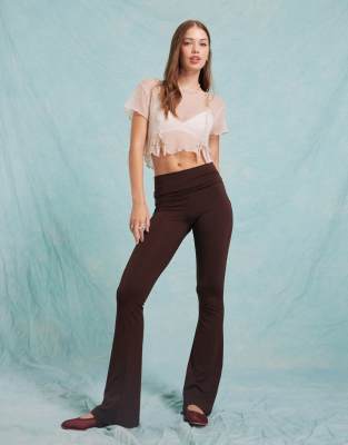 low rise deep fold over waistband flare legging in chocolate-Brown