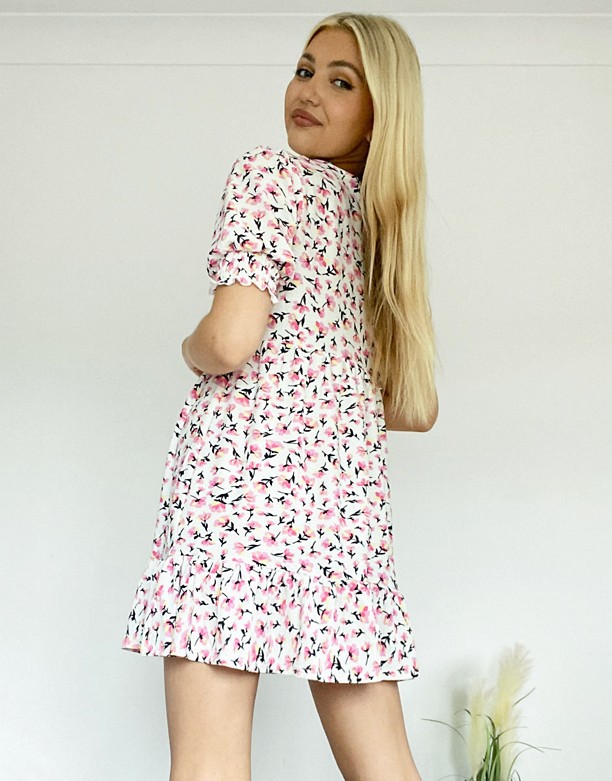  Dla Nicei Miss Selfridge – Luźna rÓżowa sukienka mini z dekoltem w kształcie litery V i wzorem w kwiaty Kość słoniowa