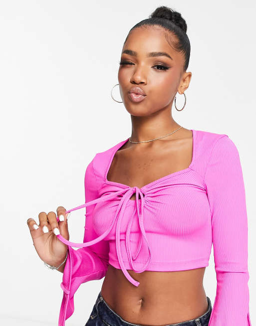 Miss Selfridge - Lyserød croptop med ærmer med svaj og bindebånd i halsen
