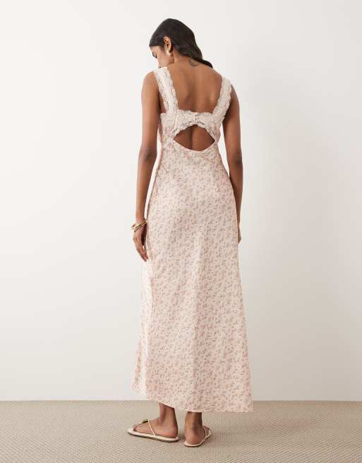 Miss Selfridge - Lyserød maxikjole i satin med blomstermønster og blondedetaljer, 3 af 4