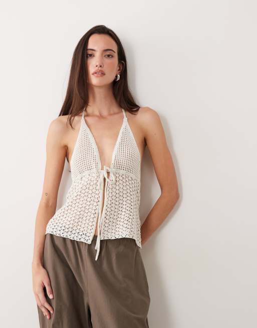 Miss Selfridge - Maglia allacciata al collo in maglia all'uncinetto color oro, 1 di 4