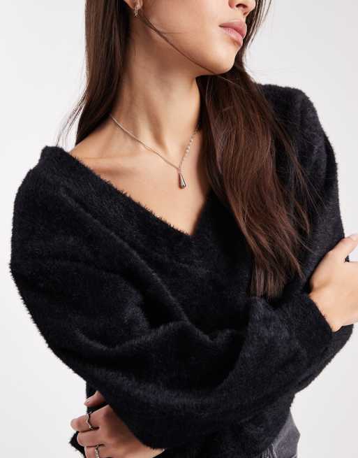 Miss Selfridge - Maglione ampio con spalle scoperte soffice nero, 2 di 4