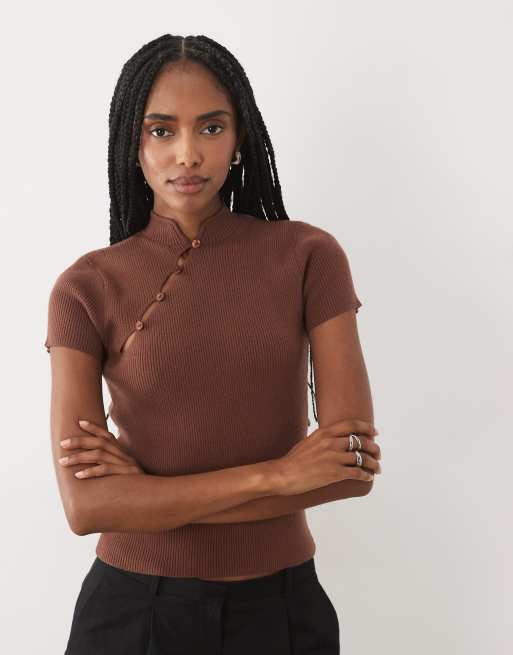 Miss Selfridge - Maglione color cioccolato con colletto alla coreana
