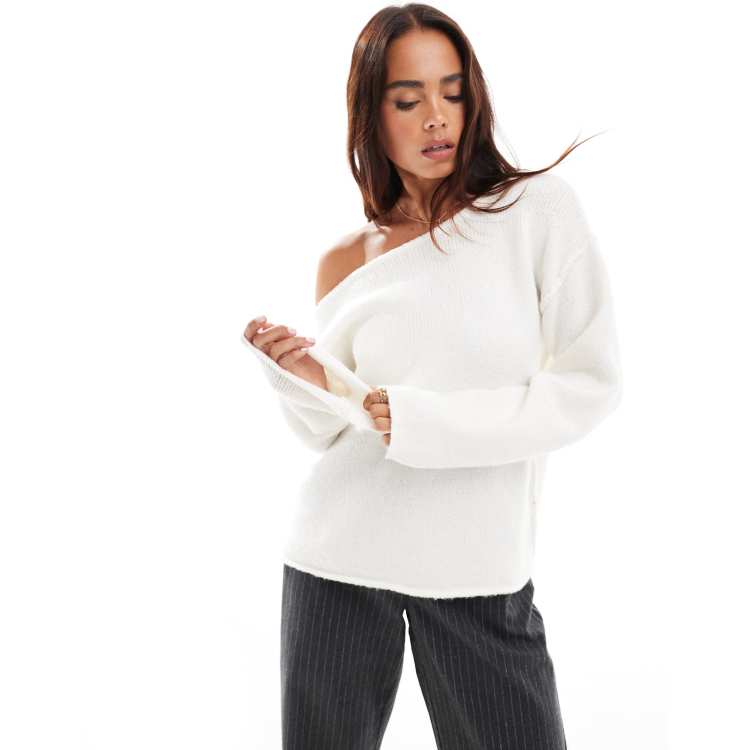 Miss Selfridge Maglione color panna vestibilita comoda asimmetrico con spalla scoperta RcjShops